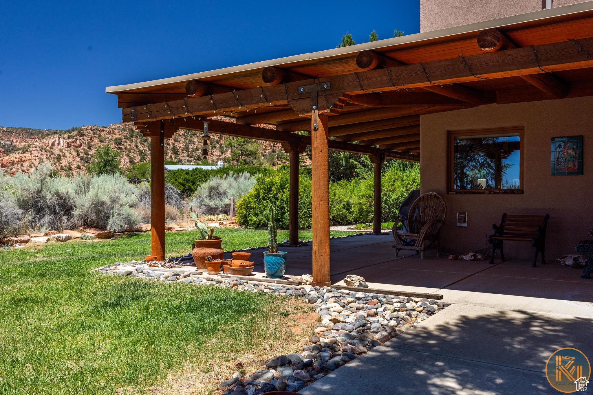 Kanab, Utah, 84741, United States, 2 Bedrooms Bedrooms, ,3 BathroomsBathrooms,Residential,For Sale,1903679