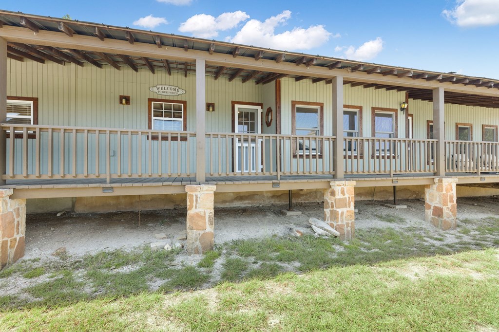 Fredericksburg, Texas, 78624, United States, 3 Bedrooms Bedrooms, ,3 BathroomsBathrooms,Residential,For Sale,1943350
