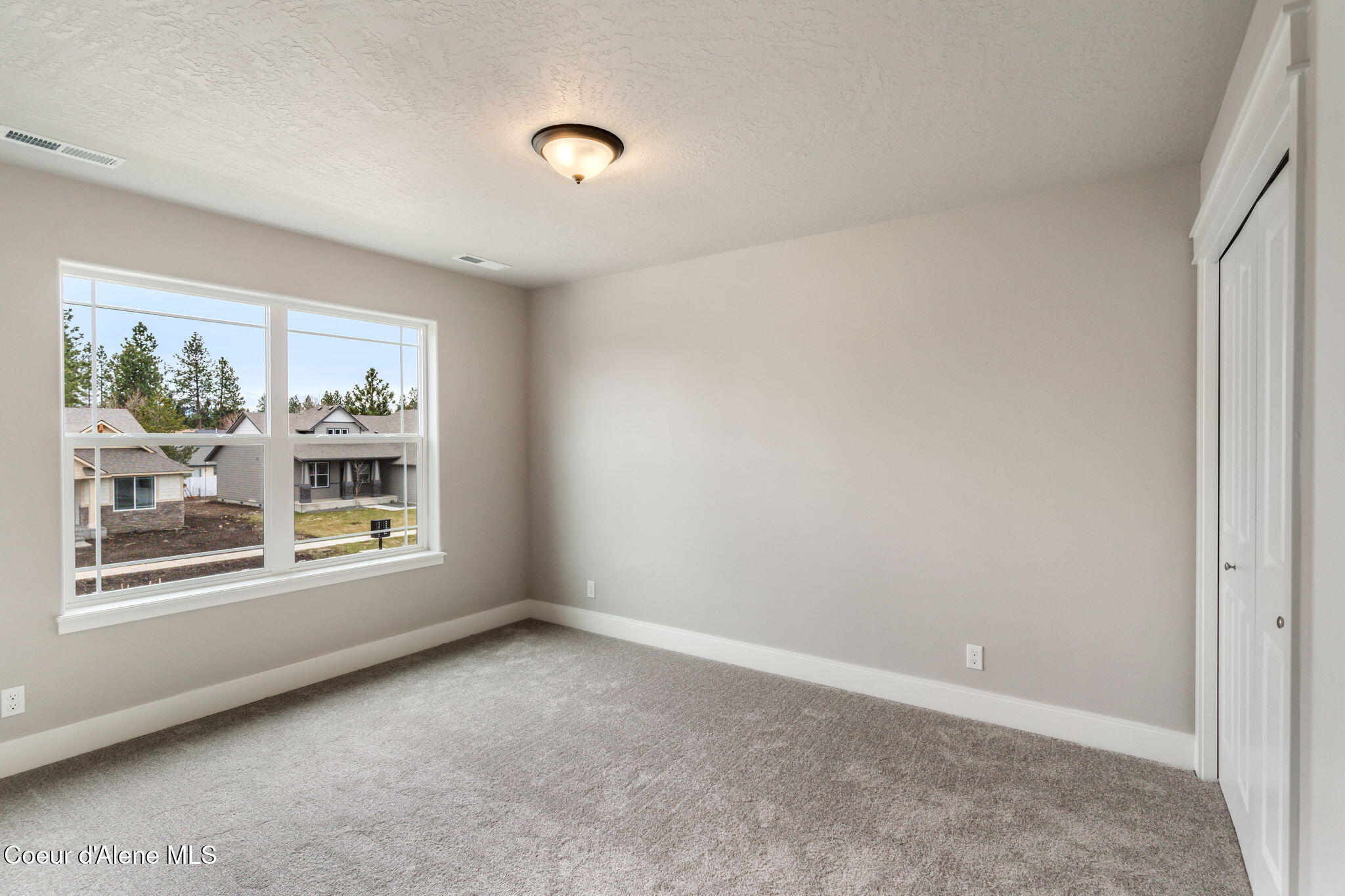 Rathdrum, Idaho, 83858, United States, 4 Bedrooms Bedrooms, ,1 BathroomBathrooms,Residential,For Sale,1998857