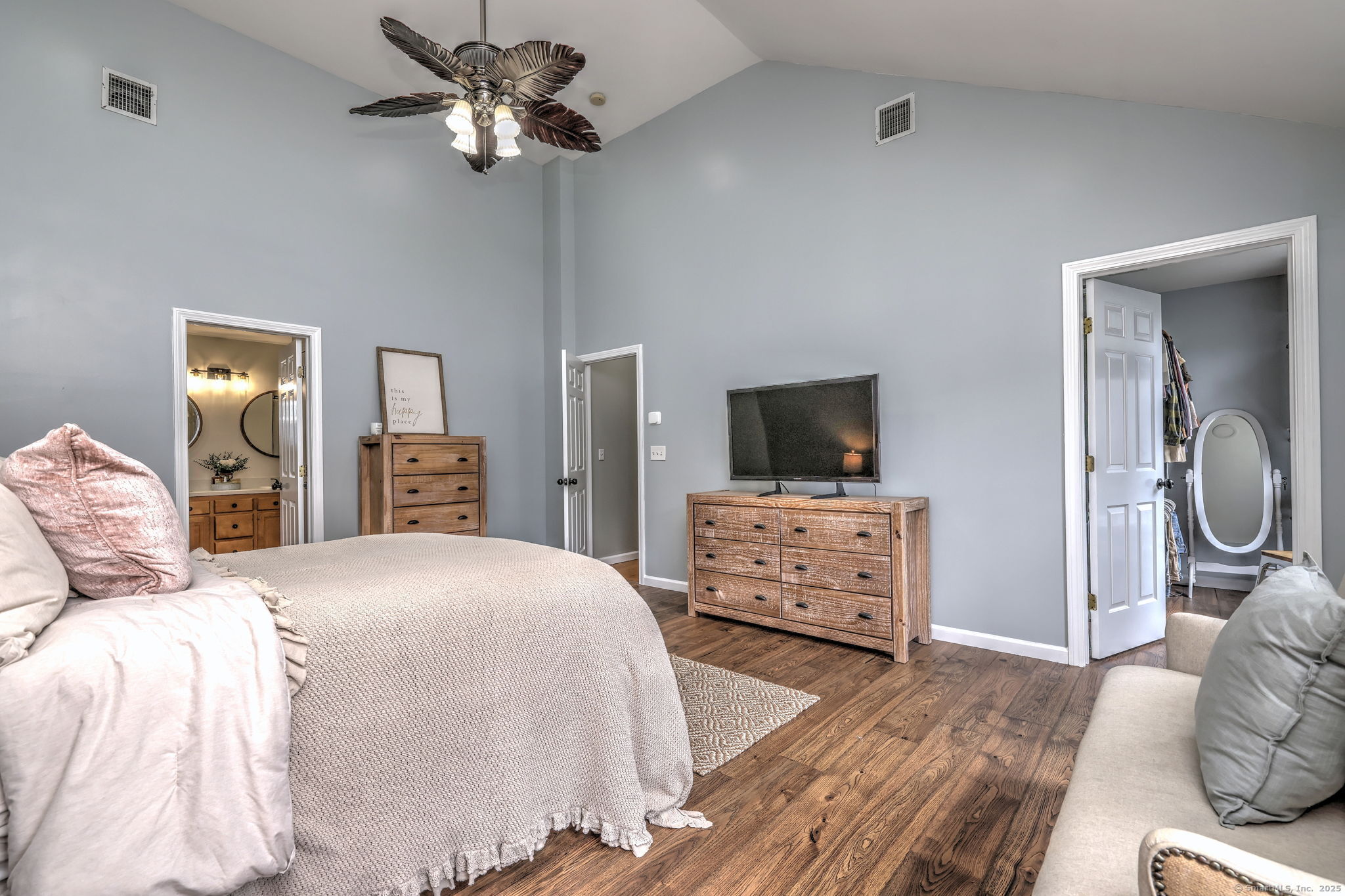 Shelton, Connecticut, 06484, United States, 4 Bedrooms Bedrooms, ,4 BathroomsBathrooms,Residential,For Sale,2001799