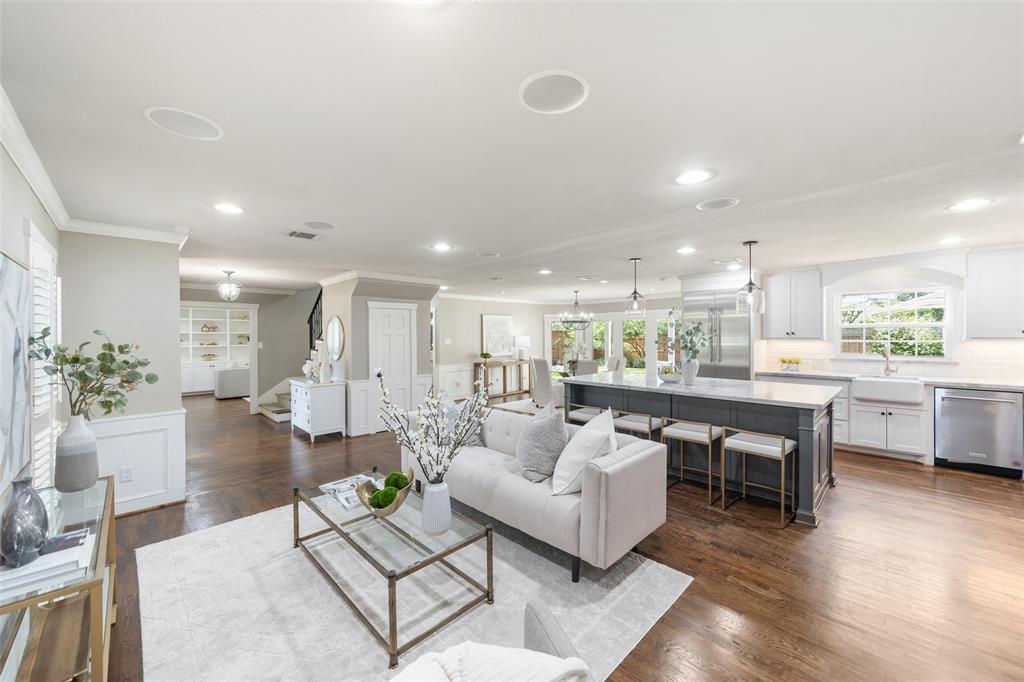 Houston, Texas, 77079, United States, 4 Bedrooms Bedrooms, ,3 BathroomsBathrooms,Residential,For Sale,1856423