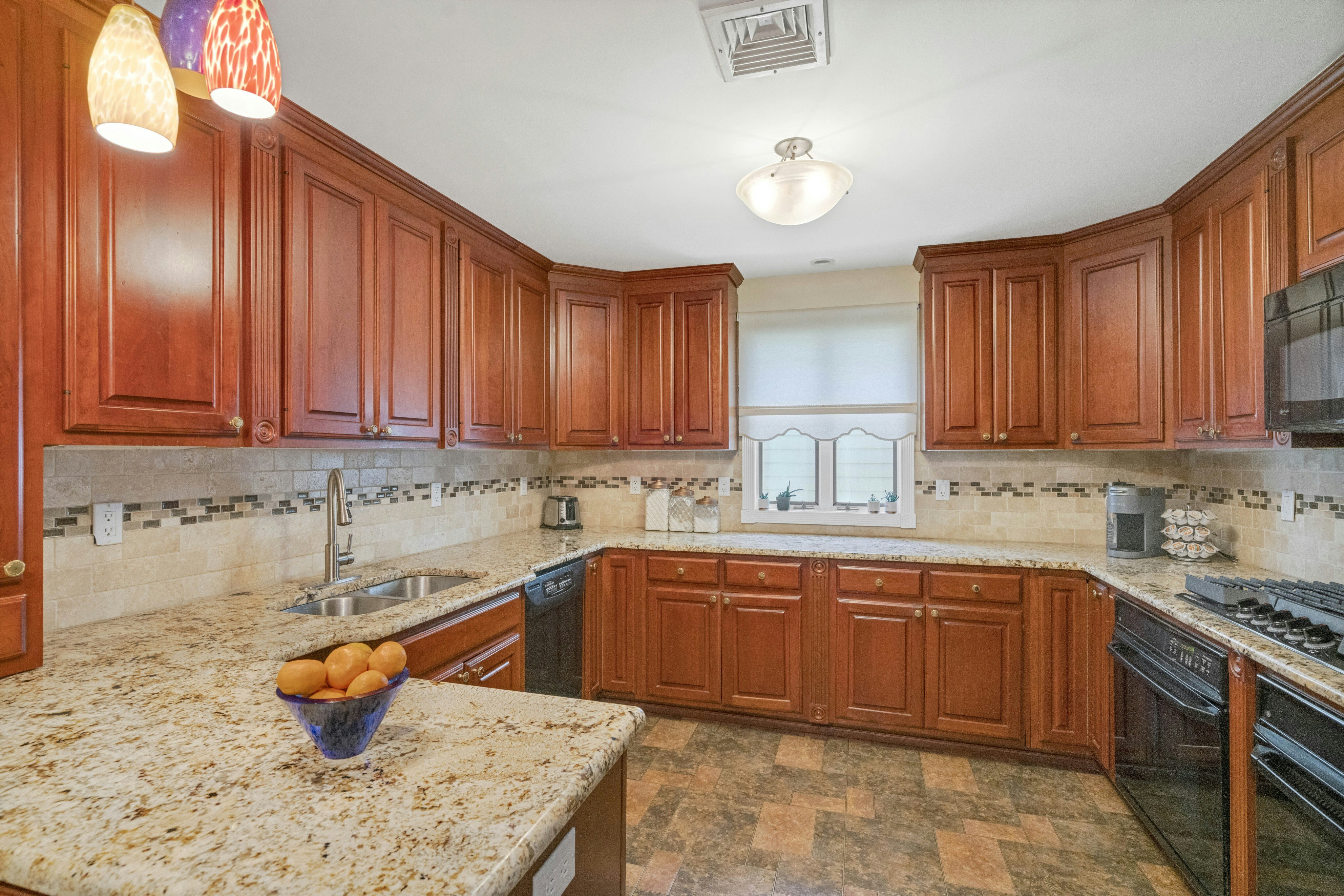  805 Washburn Street, Teaneck, NJ 07666 - 物件實景