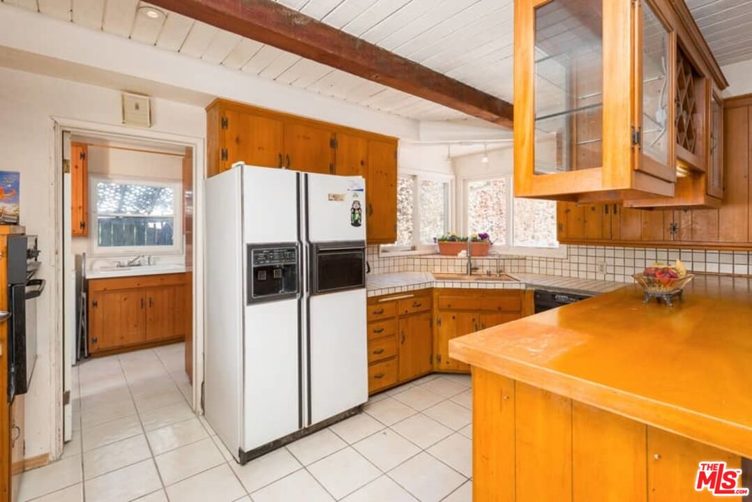 Los Angeles, California, 90049, United States, 3 Bedrooms Bedrooms, ,2 BathroomsBathrooms,Residential,For Sale,1913369