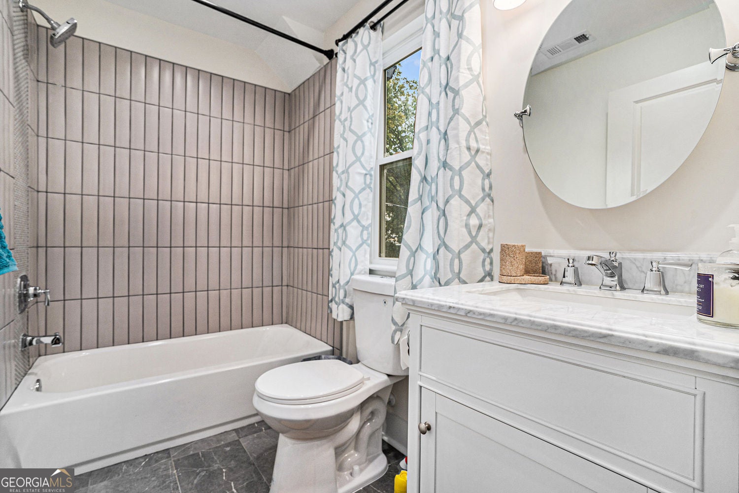 Marietta, Georgia, 30060, United States, 4 Bedrooms Bedrooms, ,4 BathroomsBathrooms,Residential,For Sale,1973518