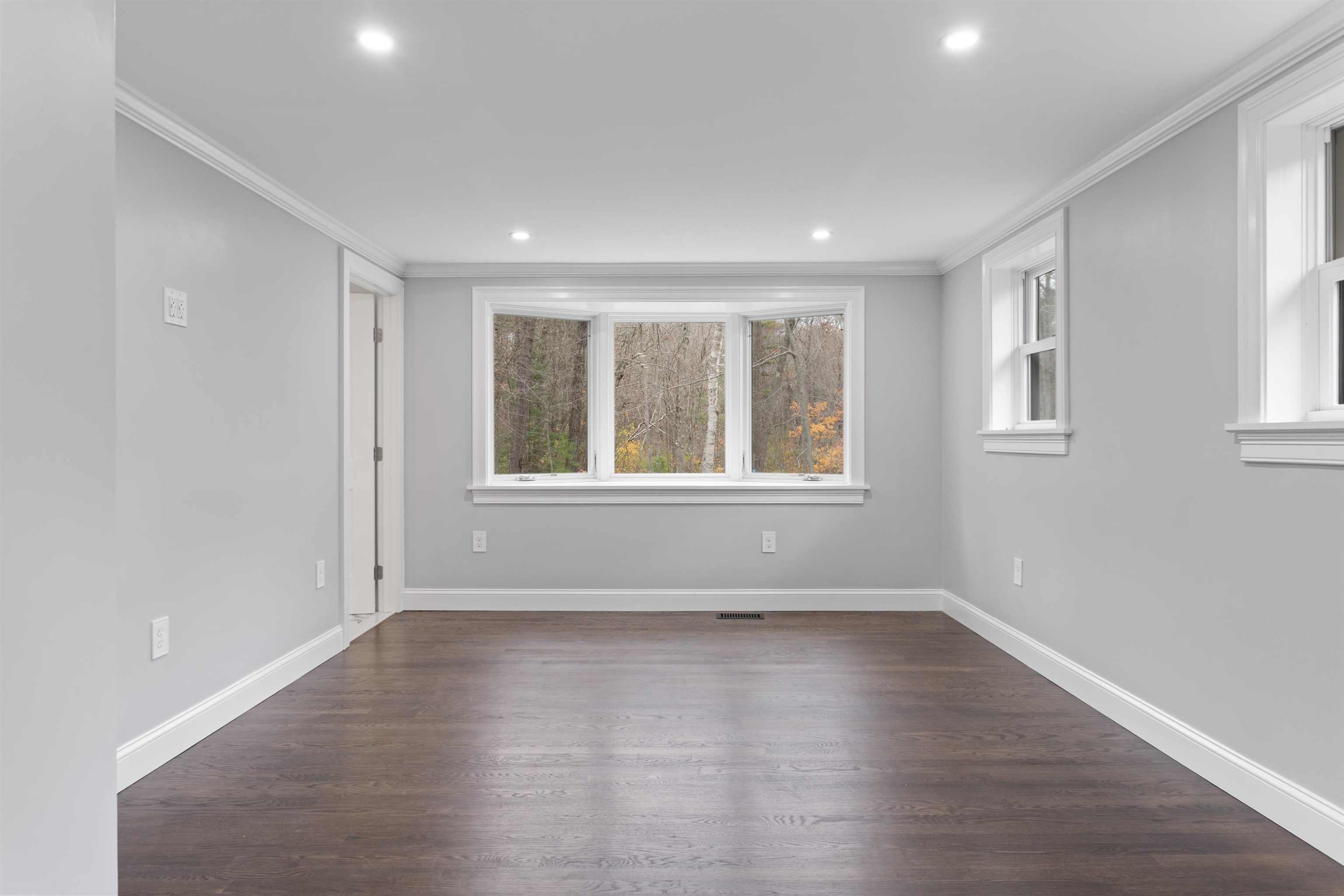 Portsmouth, New Hampshire, 03801, United States, 3 Bedrooms Bedrooms, ,1 BathroomBathrooms,Residential,For Sale,1991010