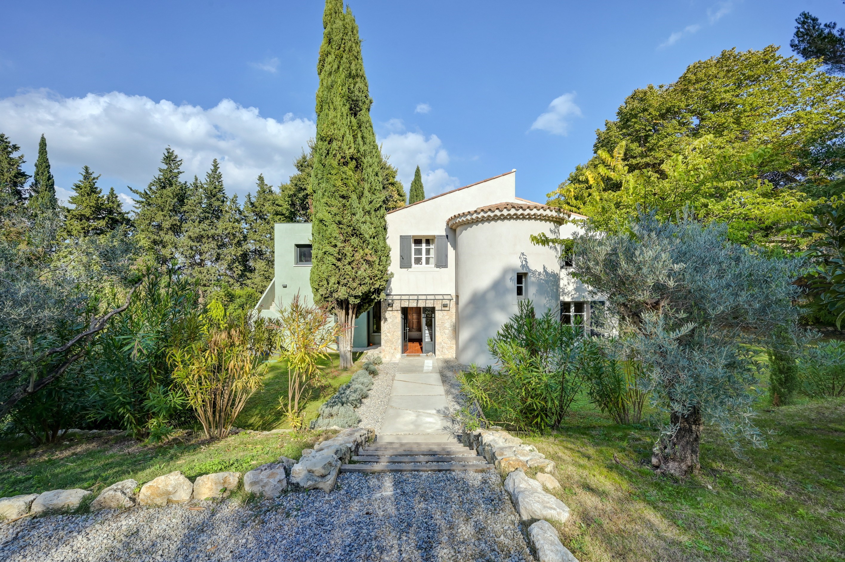  Elegant family estate with 6 suites, guest house, swimming pool, and outbuildin… - 物件實景