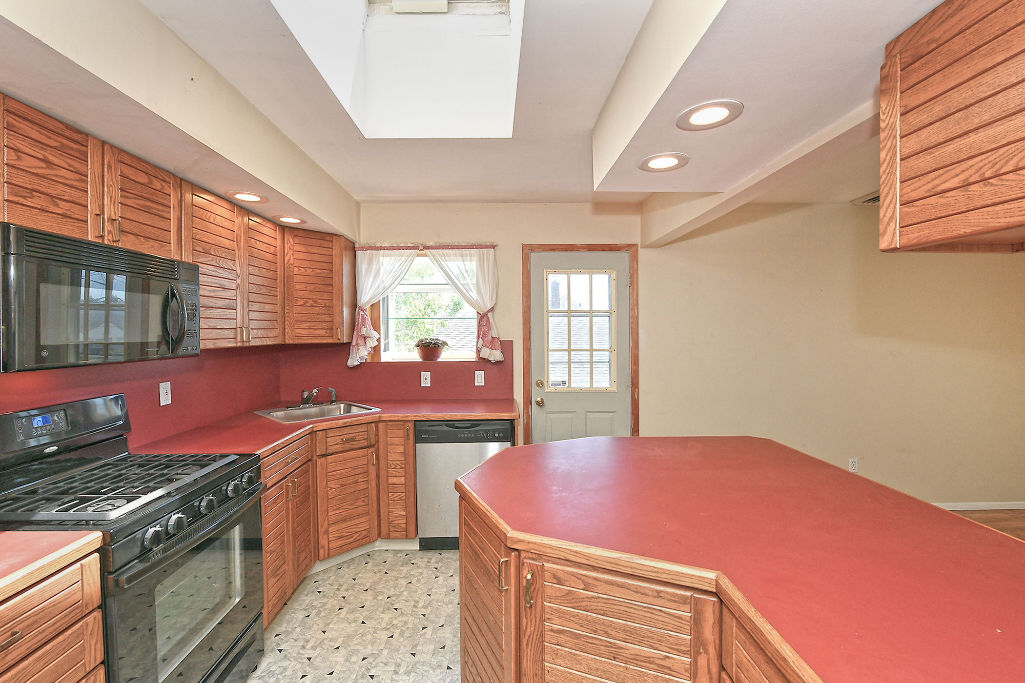 Bethpage, New York, 11714, United States, 4 Bedrooms Bedrooms, ,3 BathroomsBathrooms,Residential,For Sale,1880879