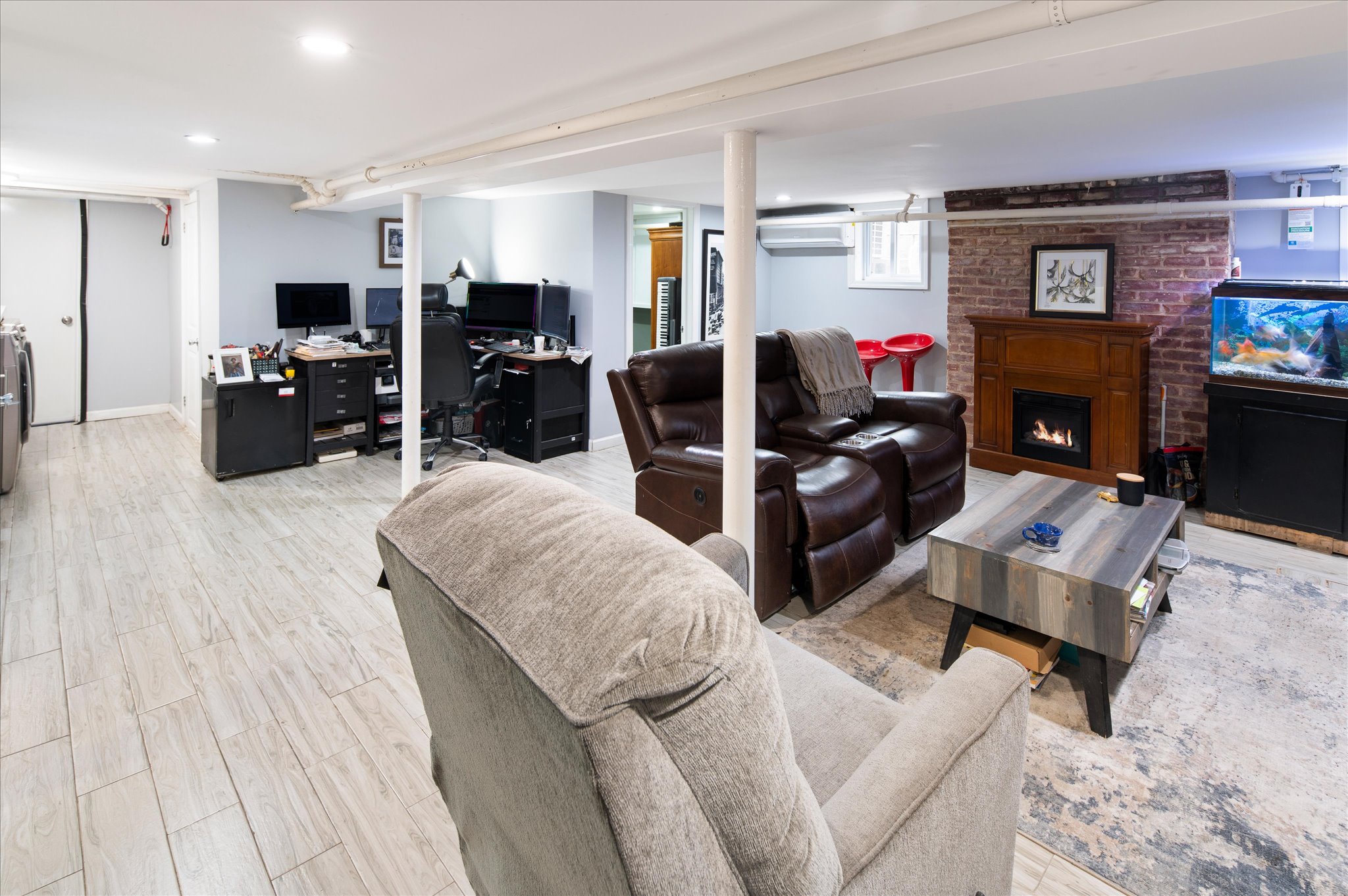  737 Bradley Street - 物件實景