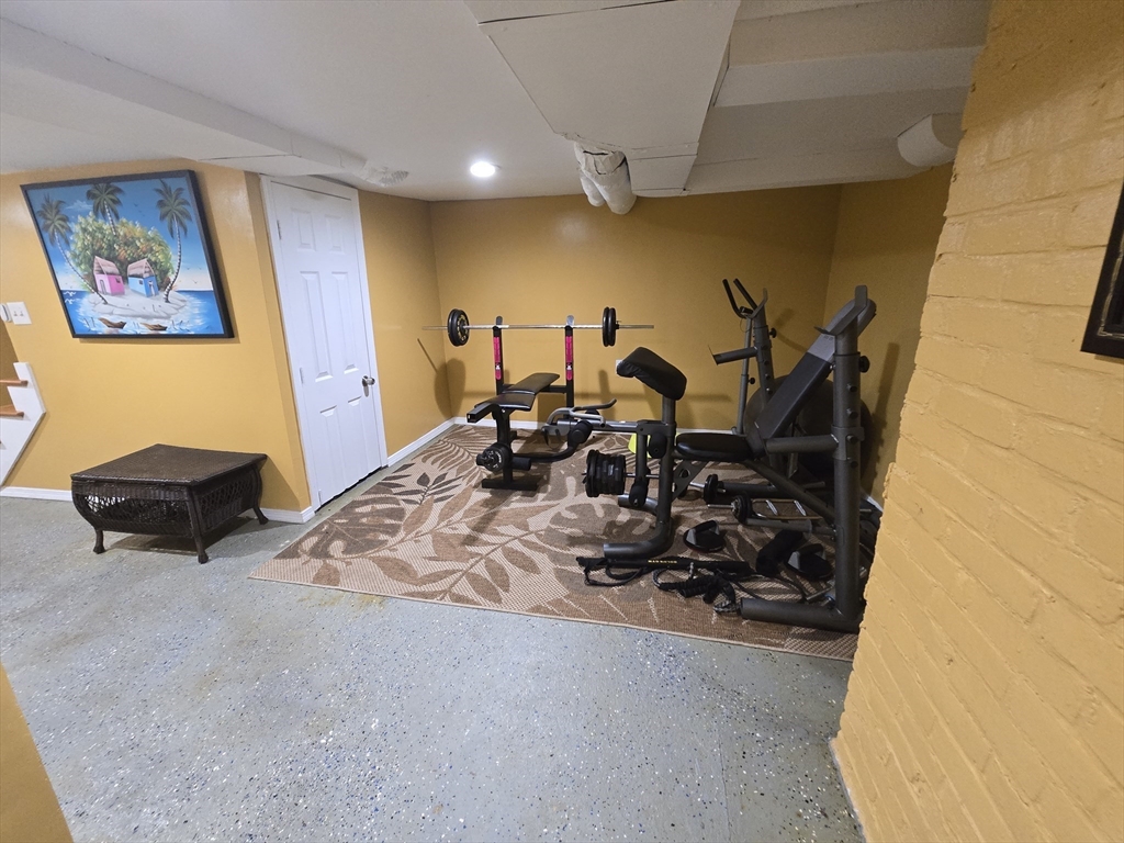 Brockton, Massachusetts, 02301, United States, 3 Bedrooms Bedrooms, ,2 BathroomsBathrooms,Residential,For Sale,1938670