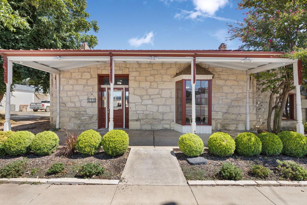 Fredericksburg, Texas, 78624, United States, 5 Bedrooms Bedrooms, ,4 BathroomsBathrooms,Residential,For Sale,1981839