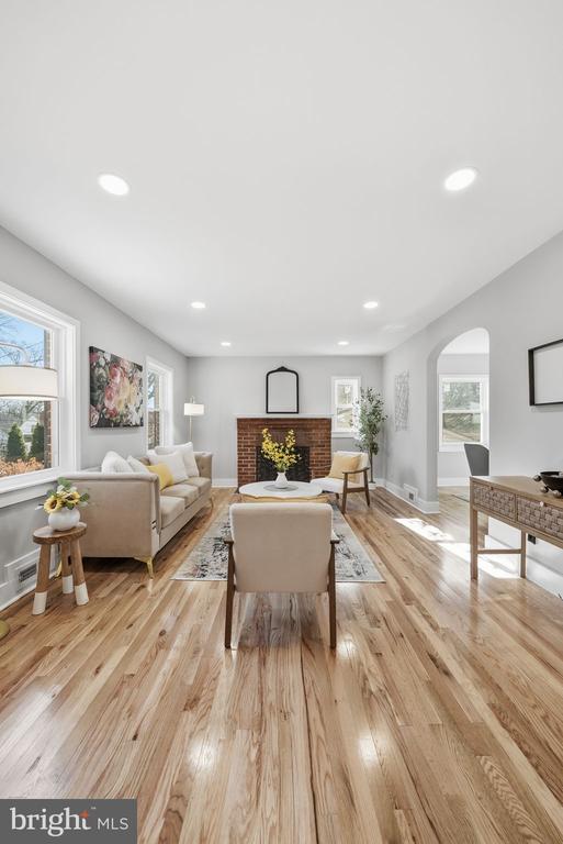 Silver Spring, Maryland, 20901, United States, 4 Bedrooms Bedrooms, ,3 BathroomsBathrooms,Residential,For Sale,2002464