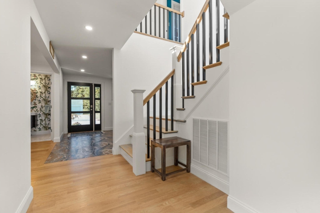 Braintree, Massachusetts, 02184, United States, 3 Bedrooms Bedrooms, ,5 BathroomsBathrooms,Residential,For Sale,1940889