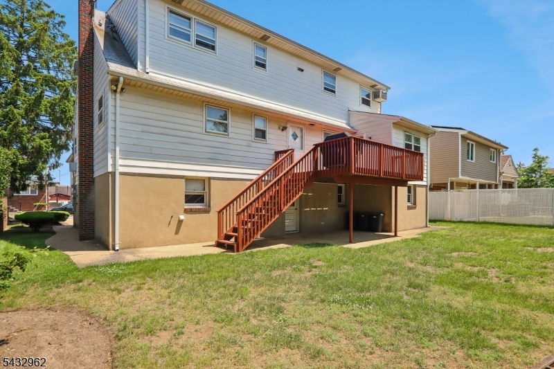 South Hackensack Twp., New Jersey, 07606-1533, United States, 5 Bedrooms Bedrooms, ,Residential,For Sale,2048539