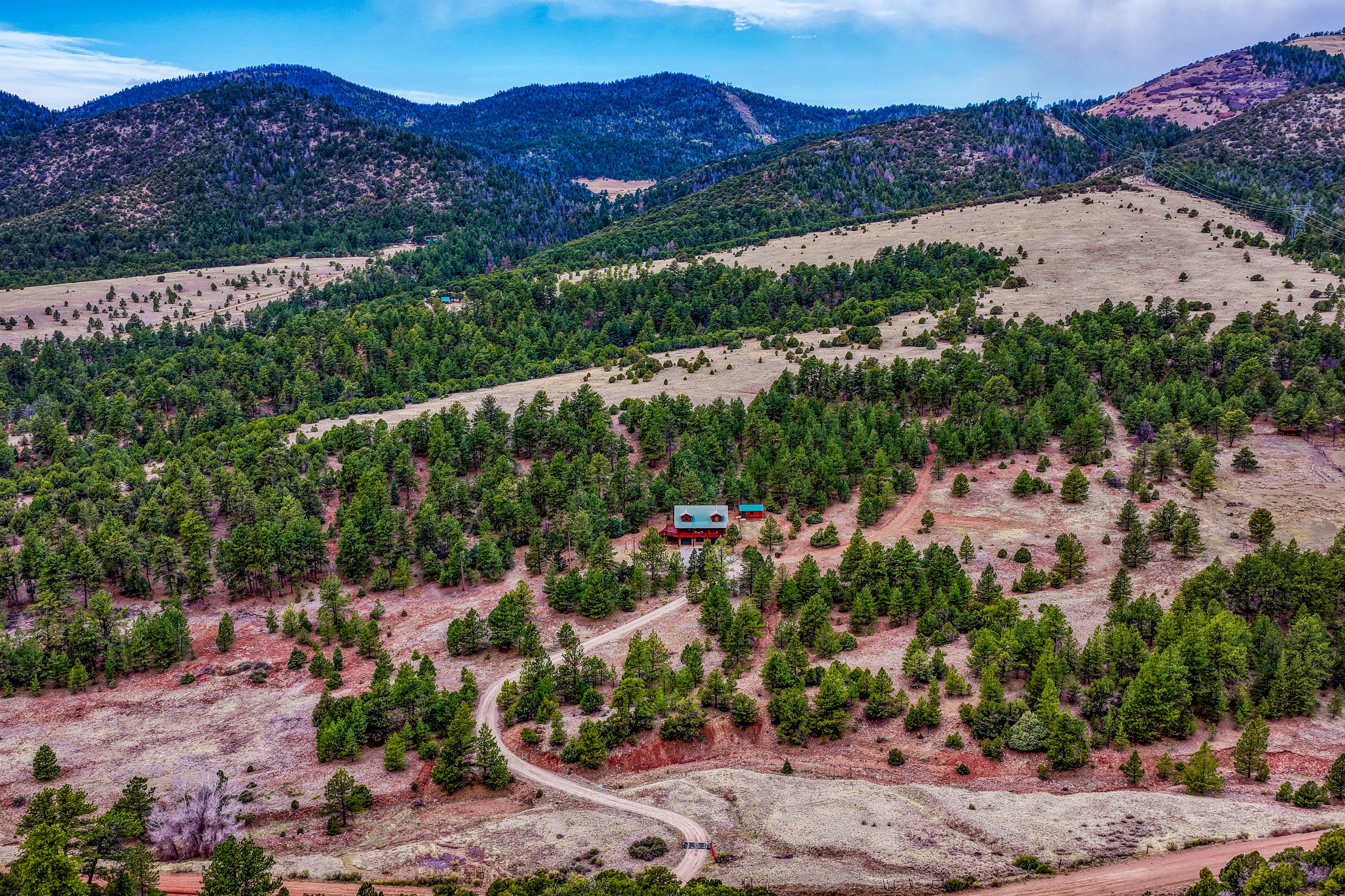  Spectacular 119 acre ranch tucked into a scenic mountain valley - 物件實景