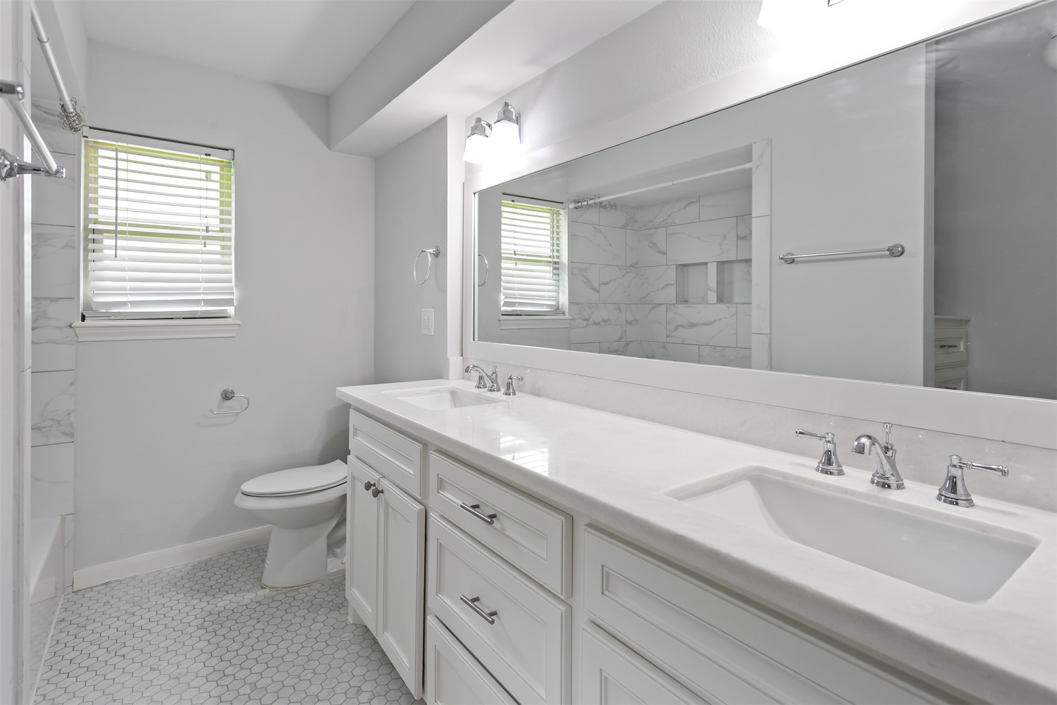 Houston, Texas, 77018, United States, 4 Bedrooms Bedrooms, ,3 BathroomsBathrooms,Residential,For Sale,1927156