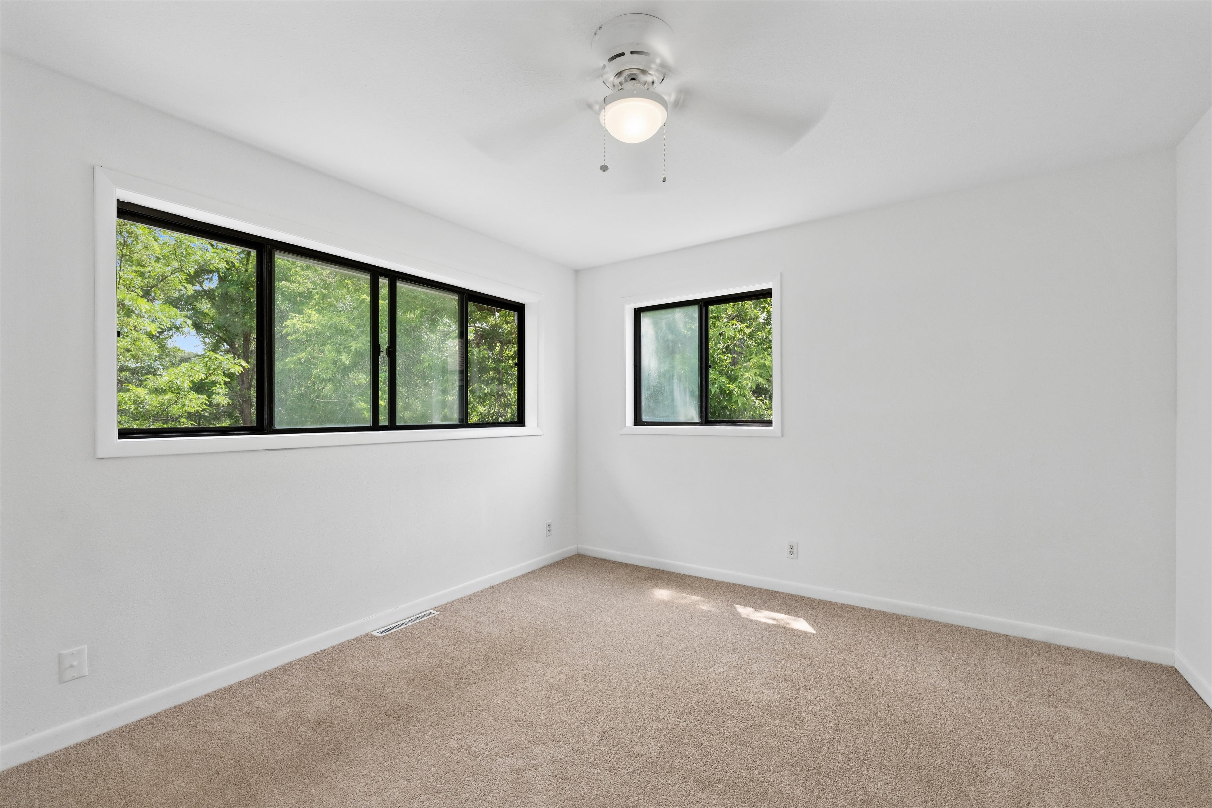 Duplex in Louisville - Each Unit is 2 Bedrooms/1 Bath - 物件實景