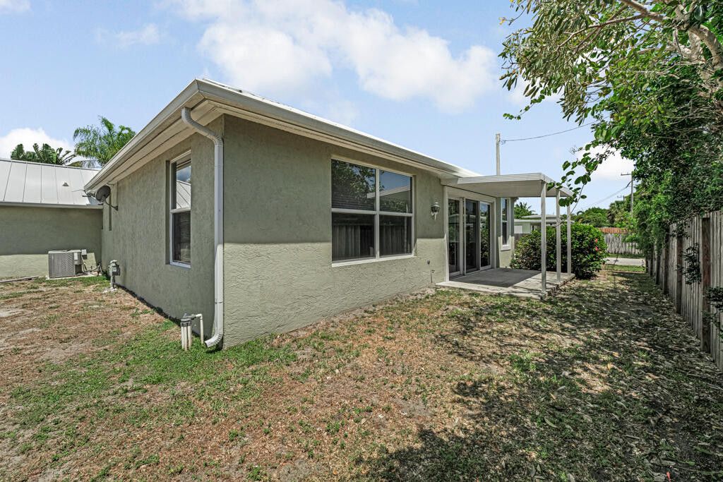 Lake Worth, Florida, 33461, United States, 3 Bedrooms Bedrooms, ,2 BathroomsBathrooms,Residential,For Sale,1980567