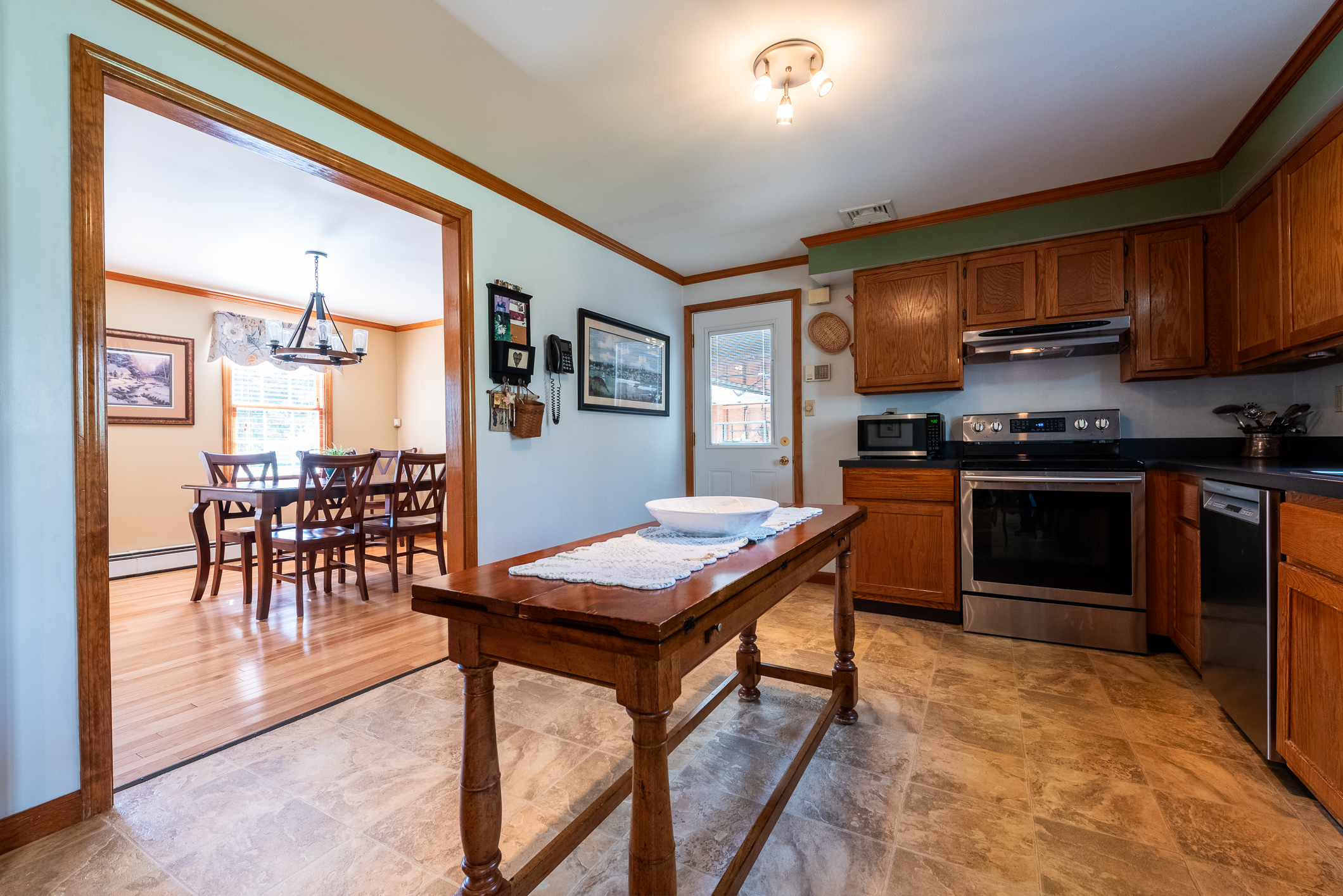  Beautifully Maintained Colonial Set on Over 2.5 Acres - 物件實景