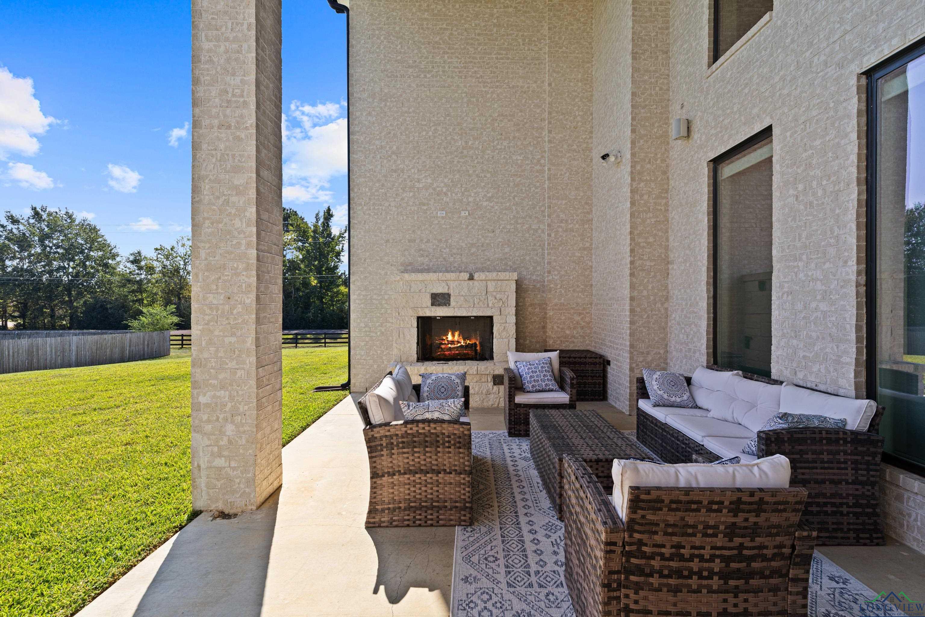 Tatum, Texas, 75691, United States, 6 Bedrooms Bedrooms, ,5 BathroomsBathrooms,Residential,For Sale,1967994