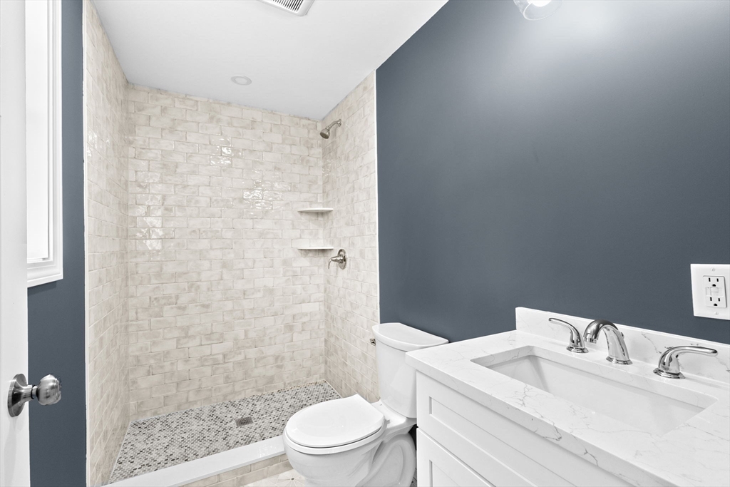 Bourne, Massachusetts, 02562, United States, 4 Bedrooms Bedrooms, ,4 BathroomsBathrooms,Residential,For Sale,1940930
