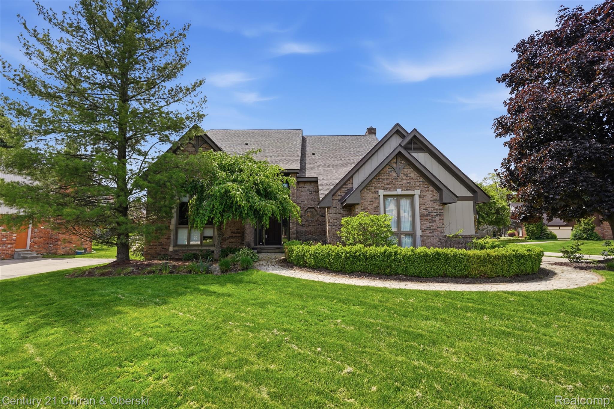 Farmington Hills, Michigan, 48331, United States, 4 Bedrooms Bedrooms, ,4 BathroomsBathrooms,Residential,For Sale,2048985