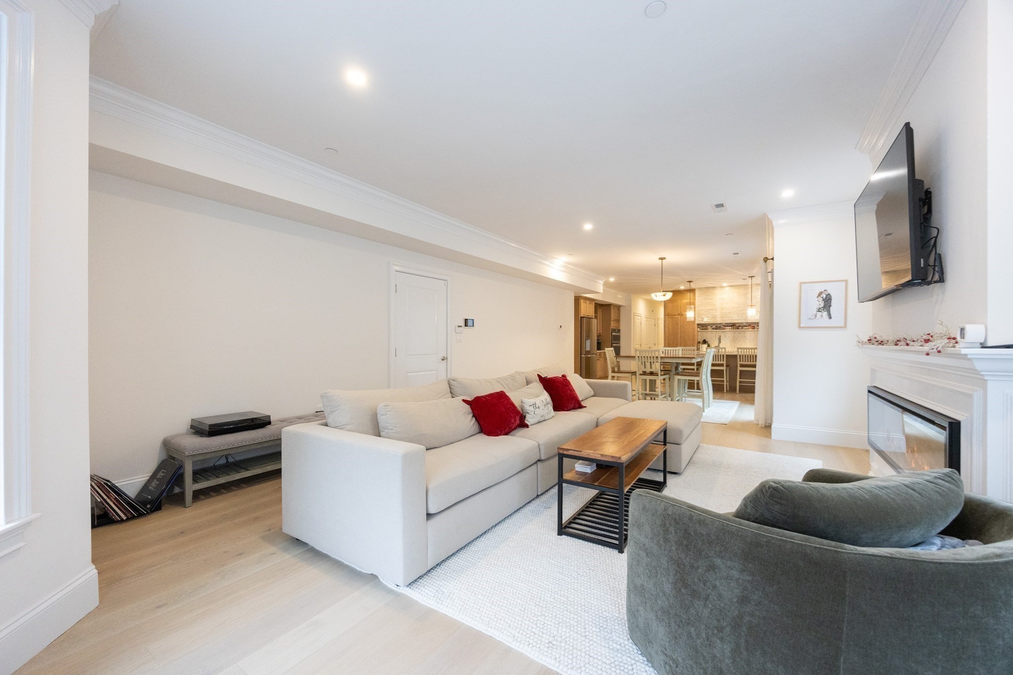 Boston, Massachusetts, 02134, United States, 3 Bedrooms Bedrooms, ,2 BathroomsBathrooms,Residential,For Sale,2034966