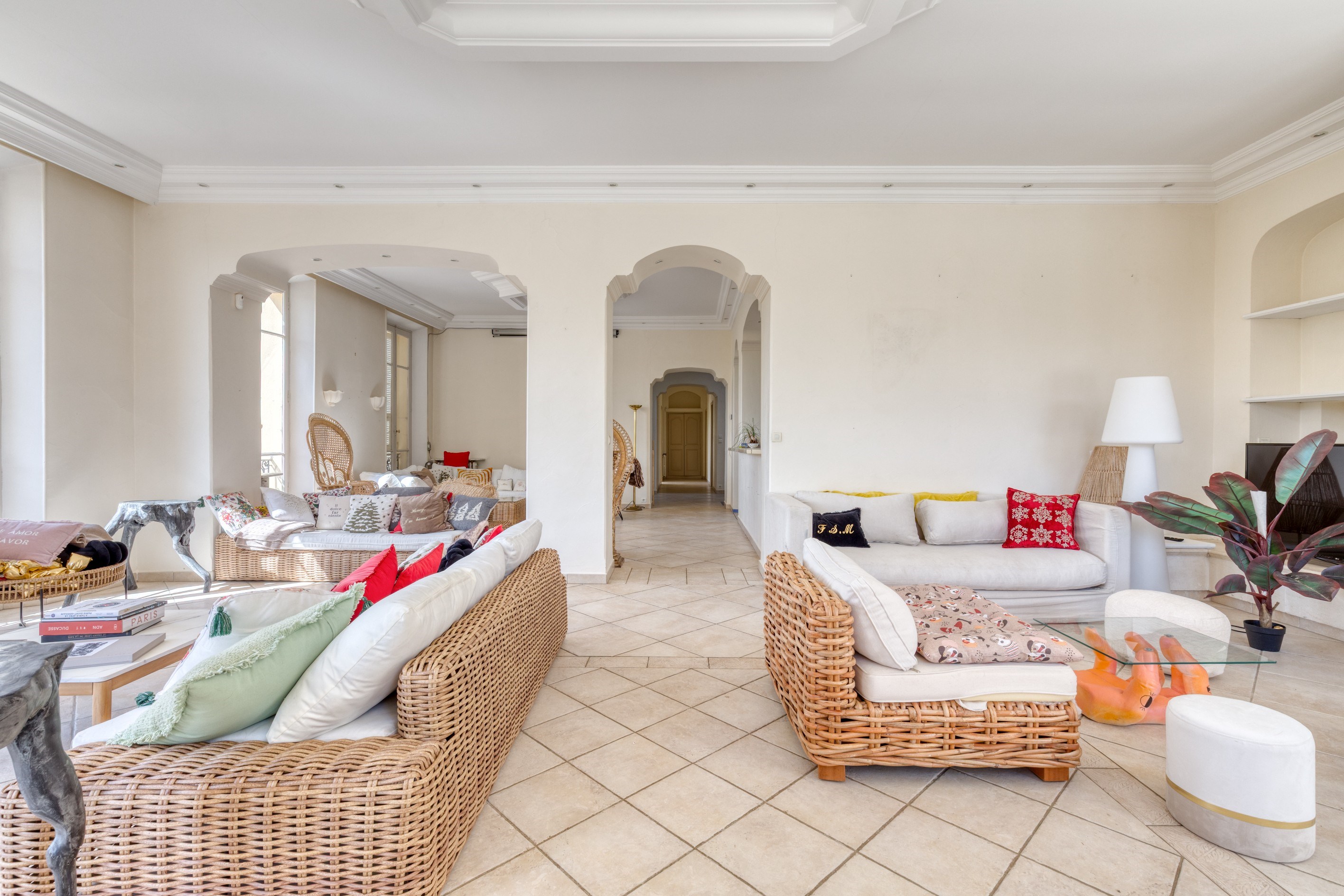  Rare Opportunity: 70-Hectare Wine Estate in Provence - 物件實景