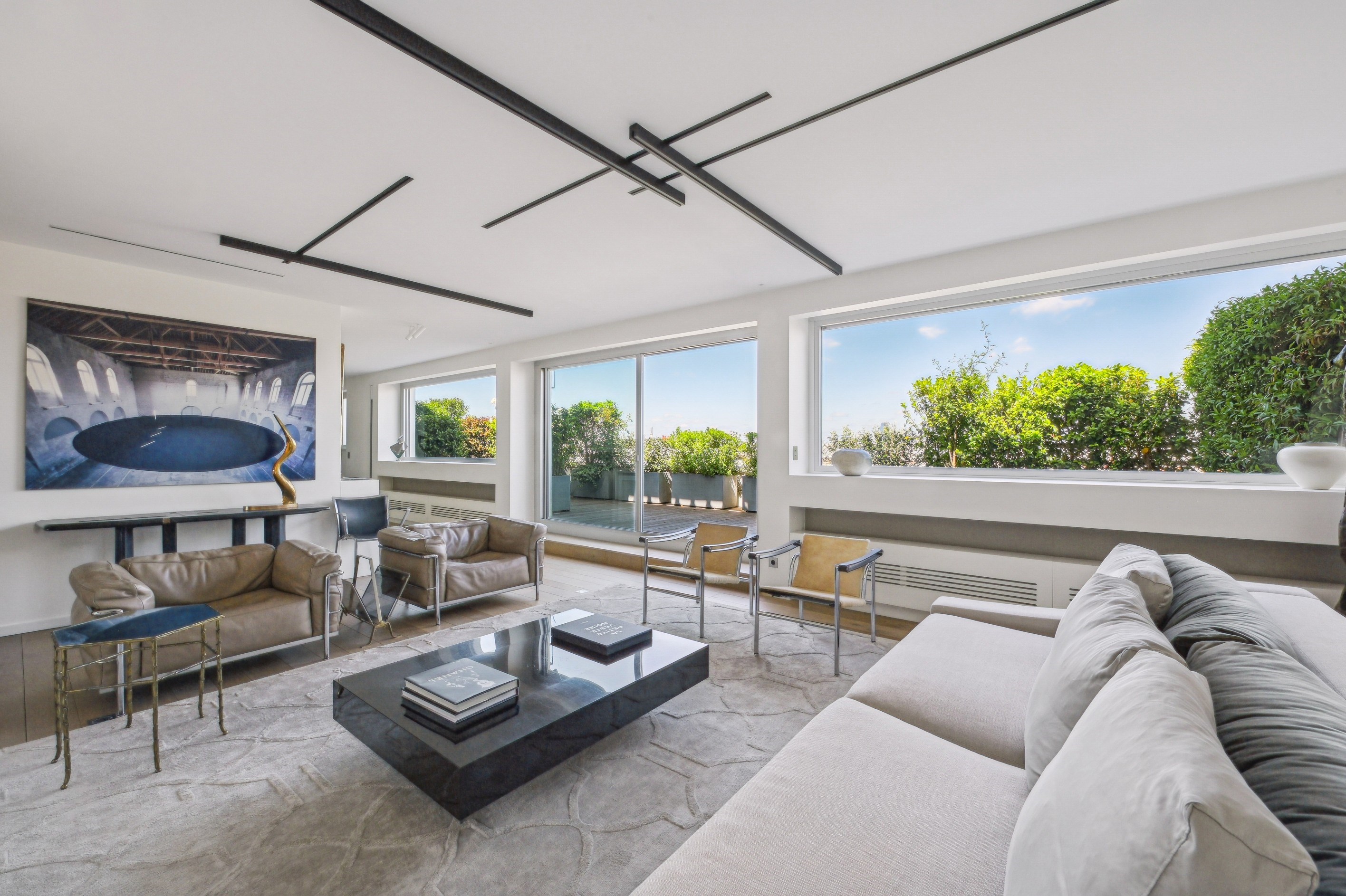  Elegant Pied-à-Terre with Expansive Terrace in Victor Hugo District - 物件實景