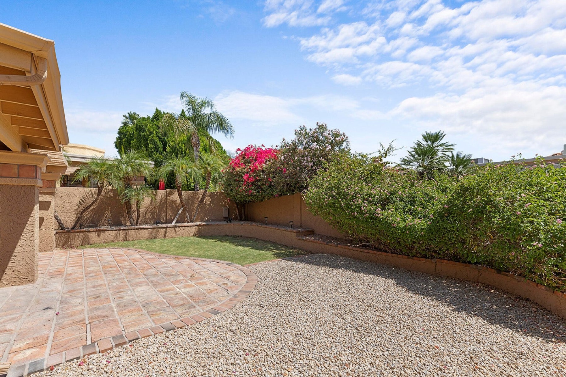  10805 N 9th Place  Phoenix, AZ - 物件實景