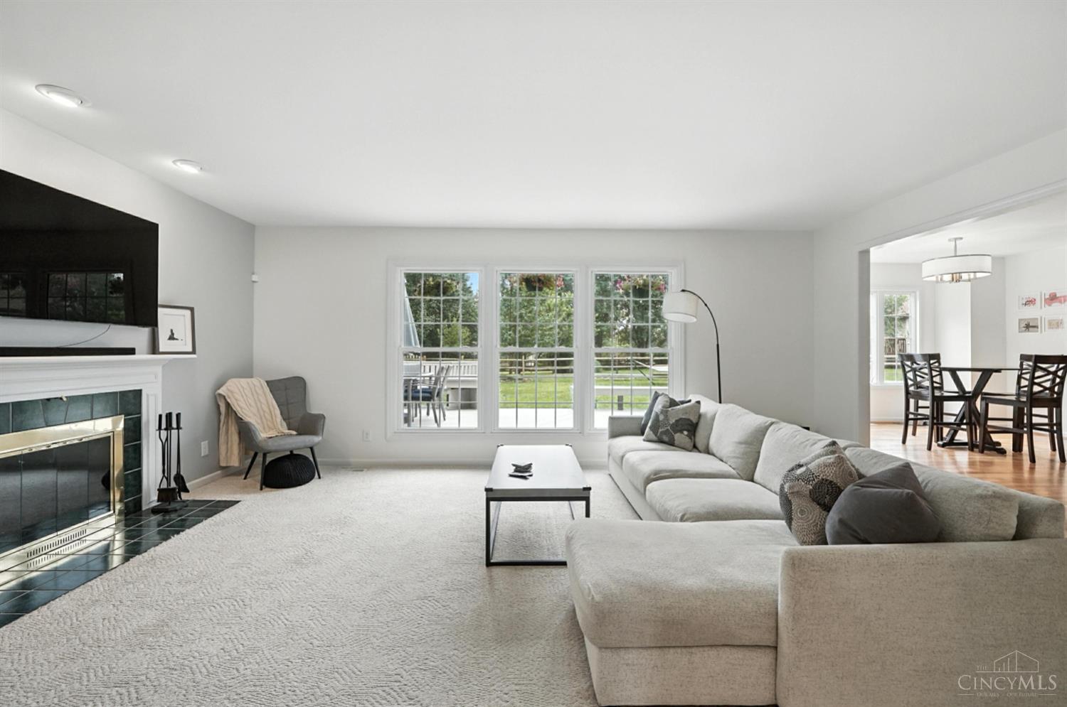 Blue Ash, Ohio, 45241, United States, 4 Bedrooms Bedrooms, ,4 BathroomsBathrooms,Residential,For Sale,1902306
