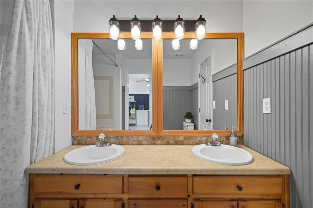 Douglasville, Georgia, 30135, United States, 3 Bedrooms Bedrooms, ,2 BathroomsBathrooms,Residential,For Sale,1947775