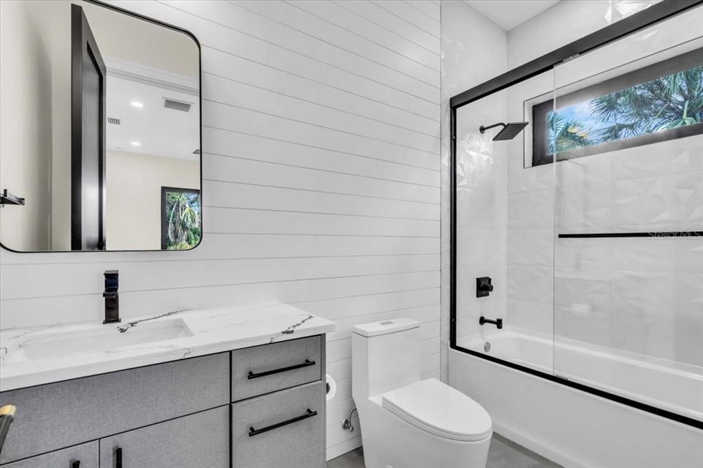 Nokomis, Florida, 34275, United States, 4 Bedrooms Bedrooms, ,5 BathroomsBathrooms,Residential,For Sale,1989128