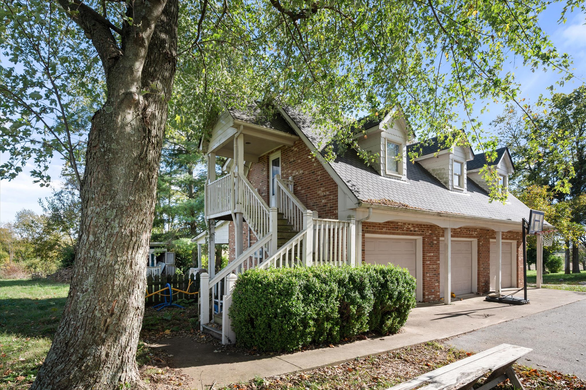 Shelbyville, Kentucky, 40065, United States, 4 Bedrooms Bedrooms, ,3 BathroomsBathrooms,Residential,For Sale,1986481