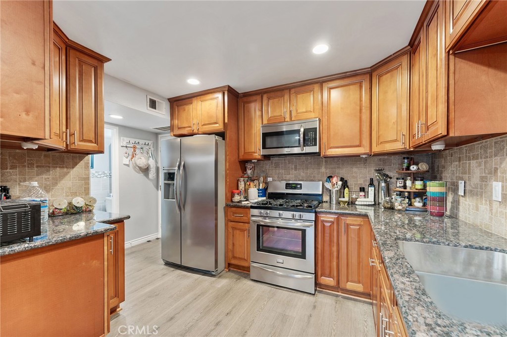 Covina, California, 91722, United States, 2 Bedrooms Bedrooms, ,3 BathroomsBathrooms,Residential,For Sale,1994268