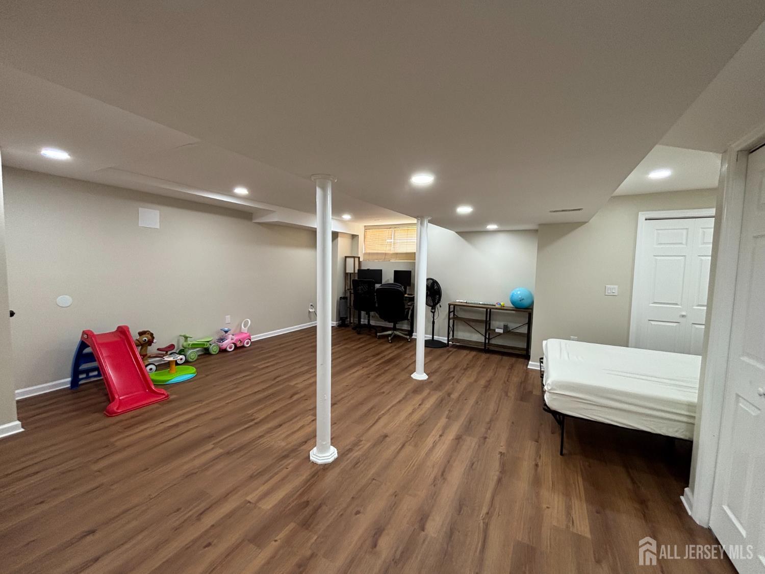 North Brunswick, New Jersey, 08902, United States, 3 Bedrooms Bedrooms, ,3 BathroomsBathrooms,Residential,For Sale,2048487