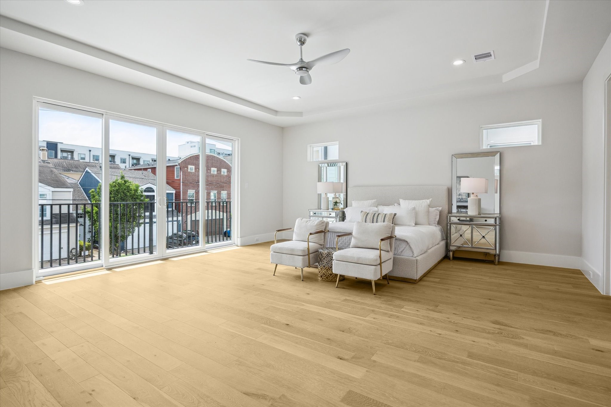  902 Knox Street A - 物件實景