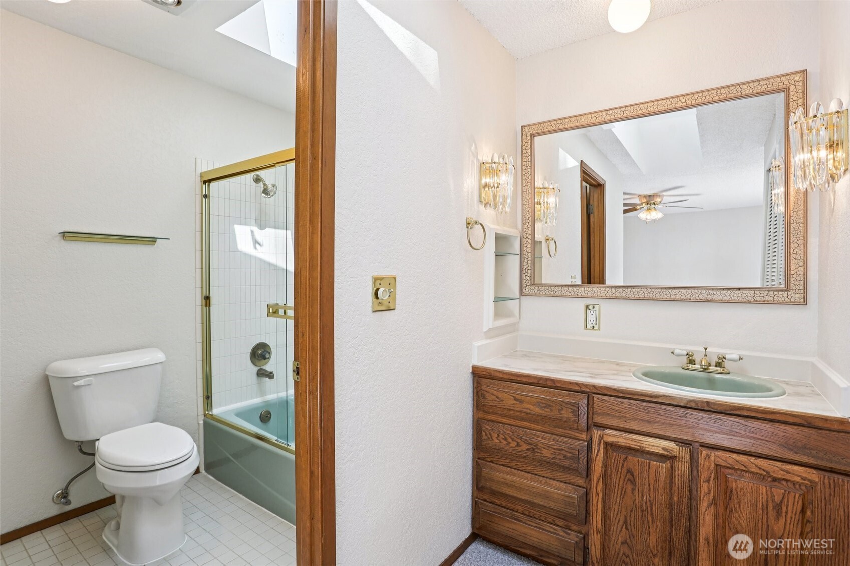 Lake Forest Park, Washington, 98155, United States, 4 Bedrooms Bedrooms, ,2 BathroomsBathrooms,Residential,For Sale,1936982