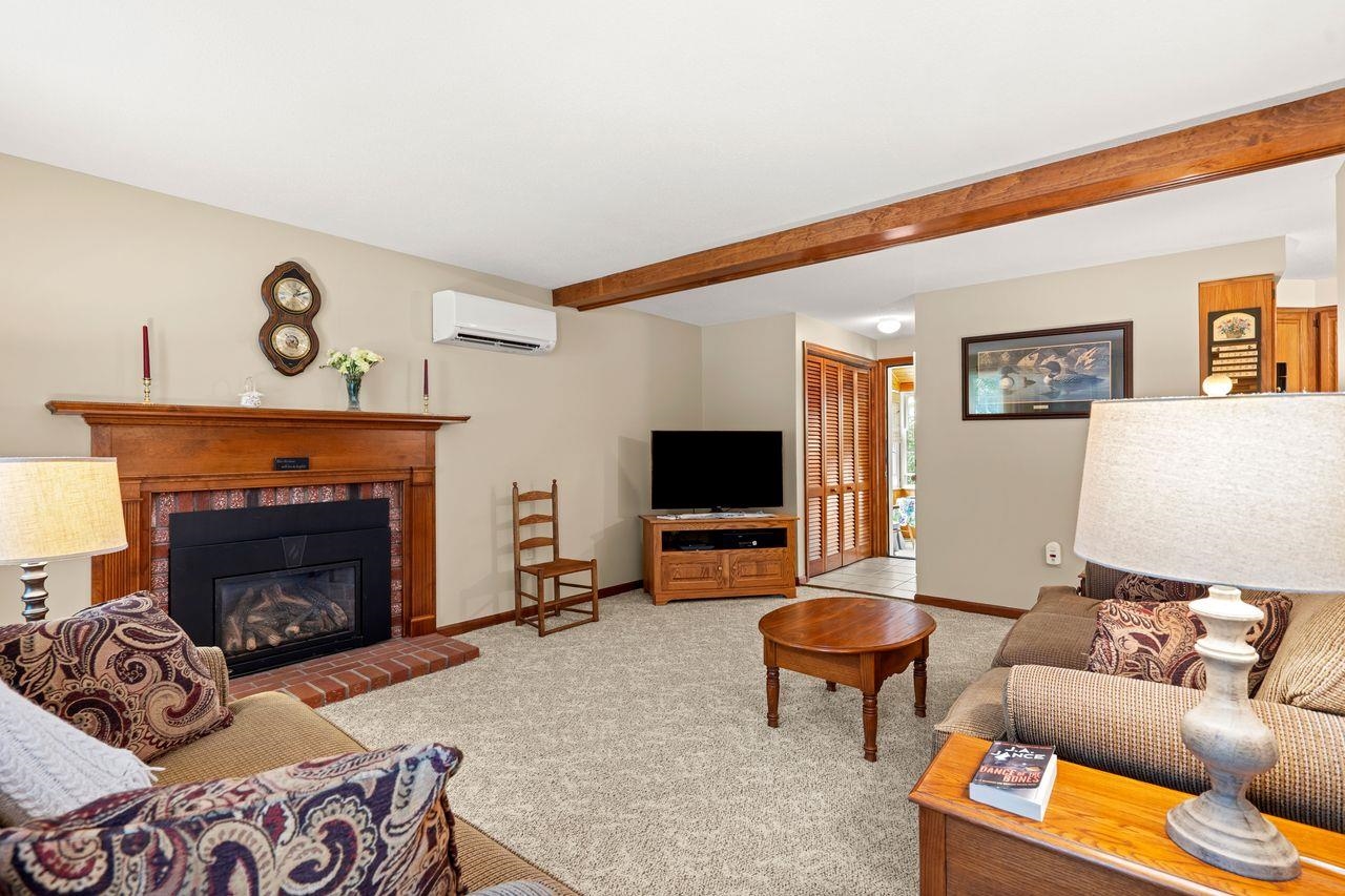 Hooksett, New Hampshire, 03106, United States, 3 Bedrooms Bedrooms, ,2 BathroomsBathrooms,Residential,For Sale,1897841