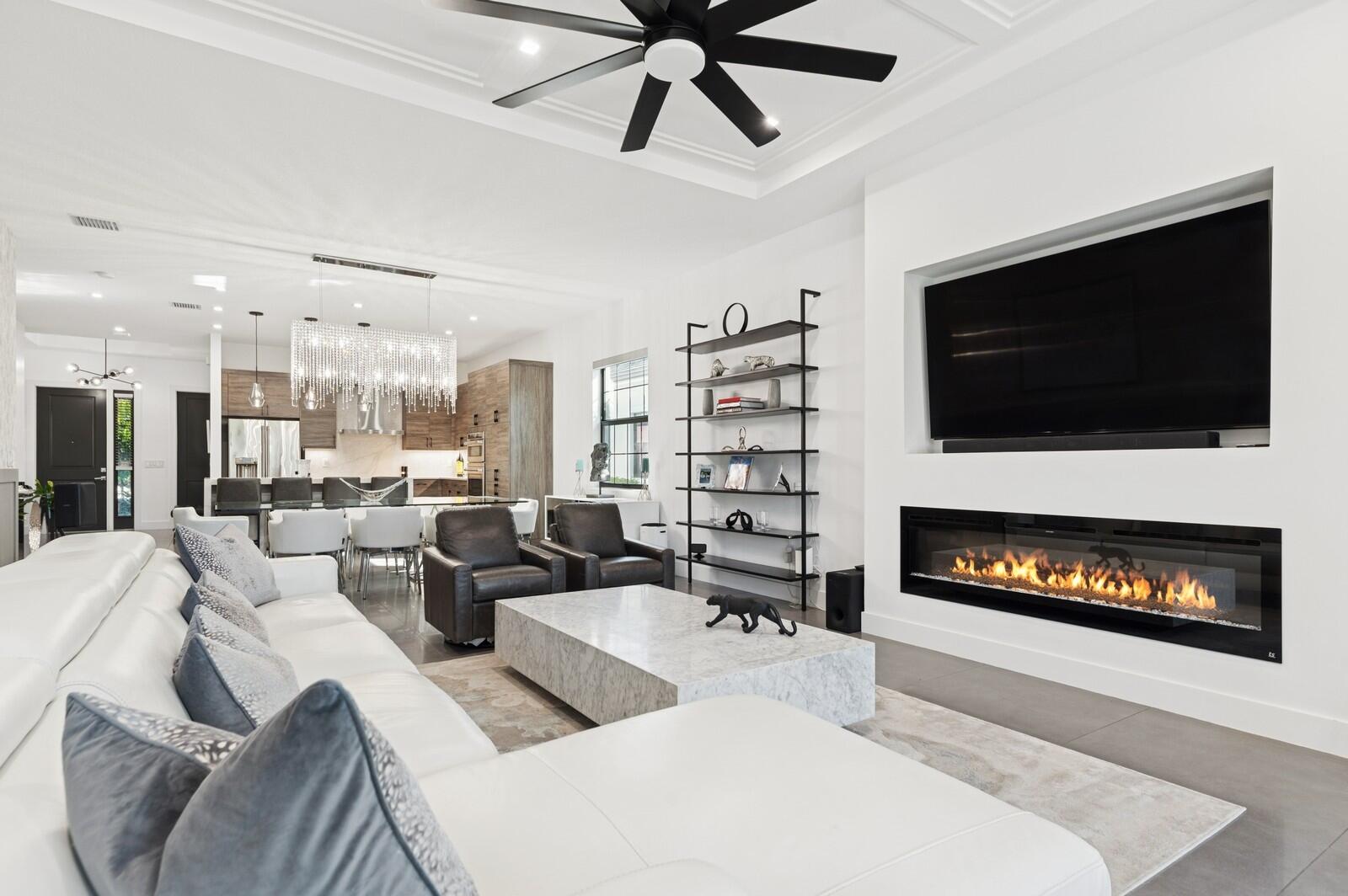 West Palm Beach, Florida, 33401, United States, 3 Bedrooms Bedrooms, ,4 BathroomsBathrooms,Residential,For Sale,1745907