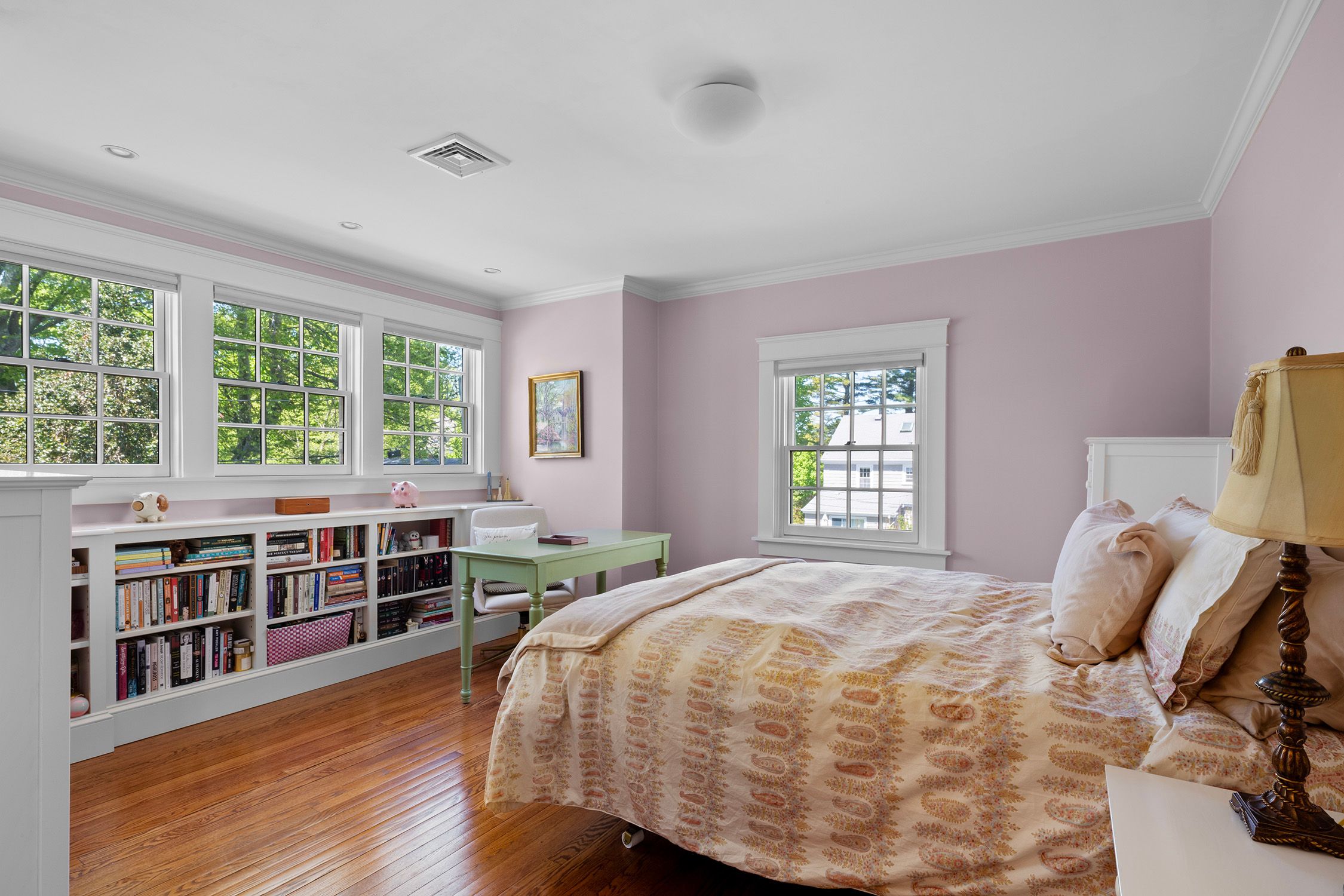  Classic Newport Colonial - 物件實景