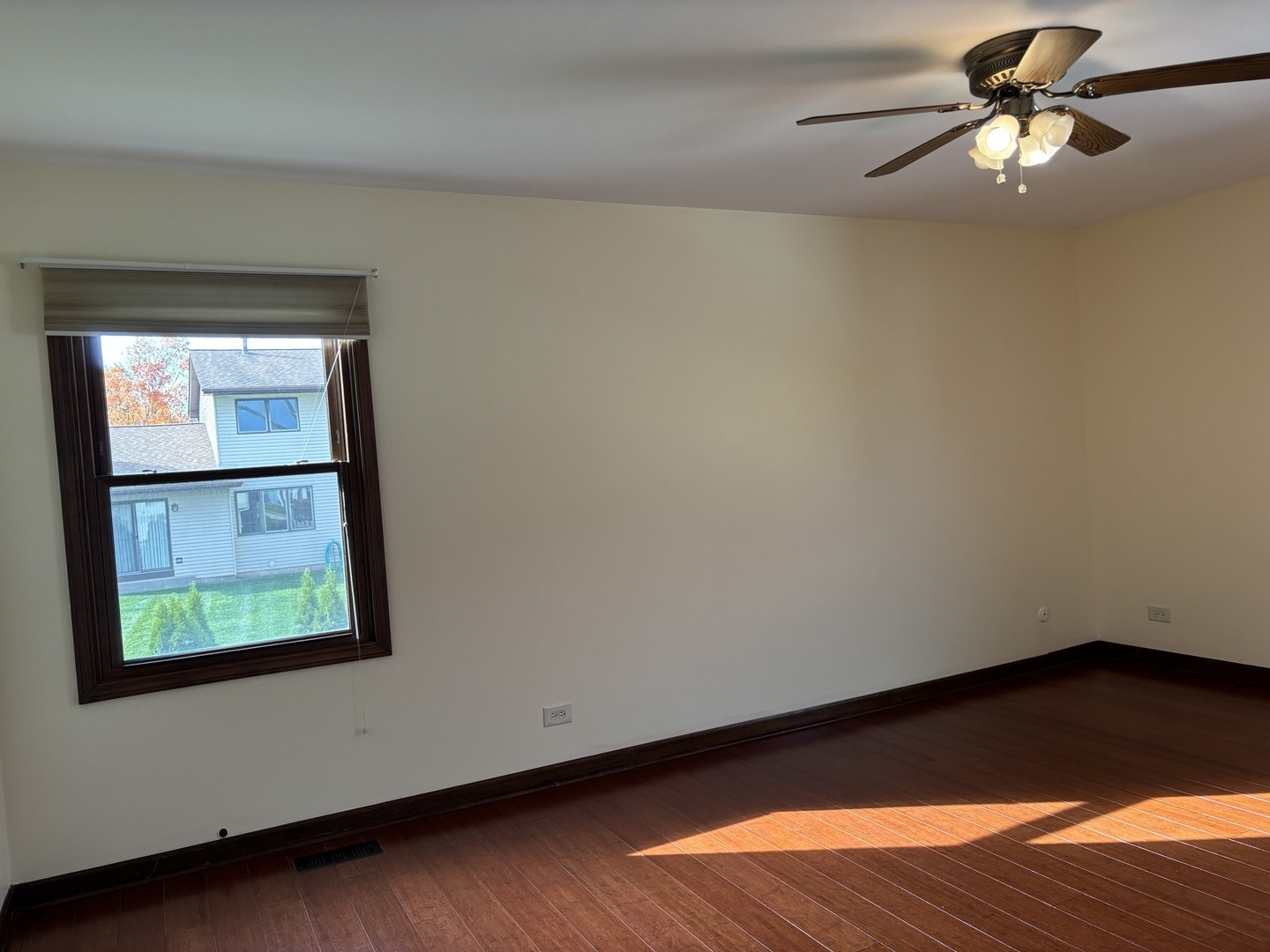 Hoffman Estates, Illinois, 60010, United States, 5 Bedrooms Bedrooms, ,3 BathroomsBathrooms,Residential,For Sale,1989423