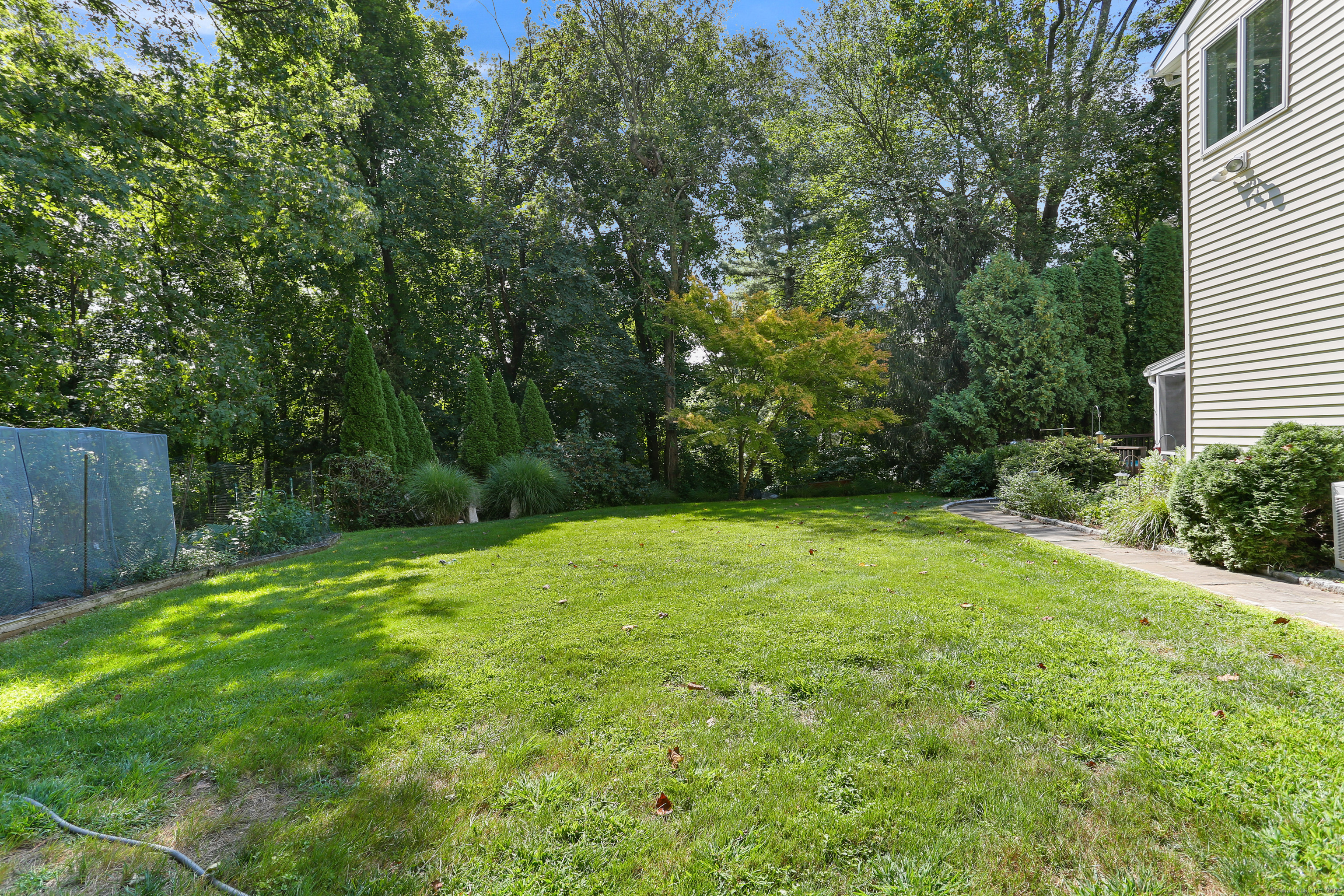 Norwalk, Connecticut, 06850, United States, 3 Bedrooms Bedrooms, ,2 BathroomsBathrooms,Residential,For Sale,1934607