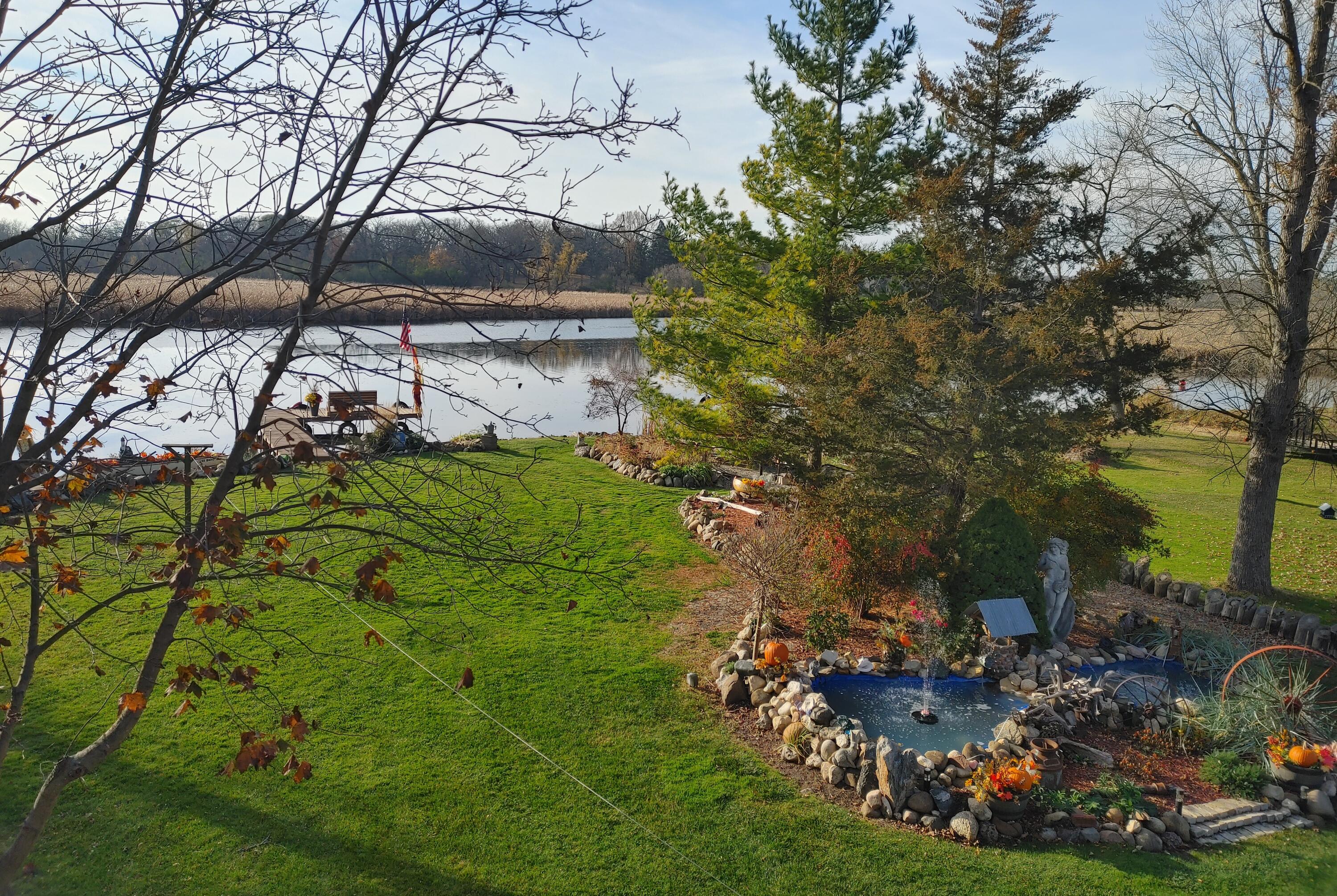 Waterford, Wisconsin, 53185, United States, 2 Bedrooms Bedrooms, ,2 BathroomsBathrooms,Residential,For Sale,1985516