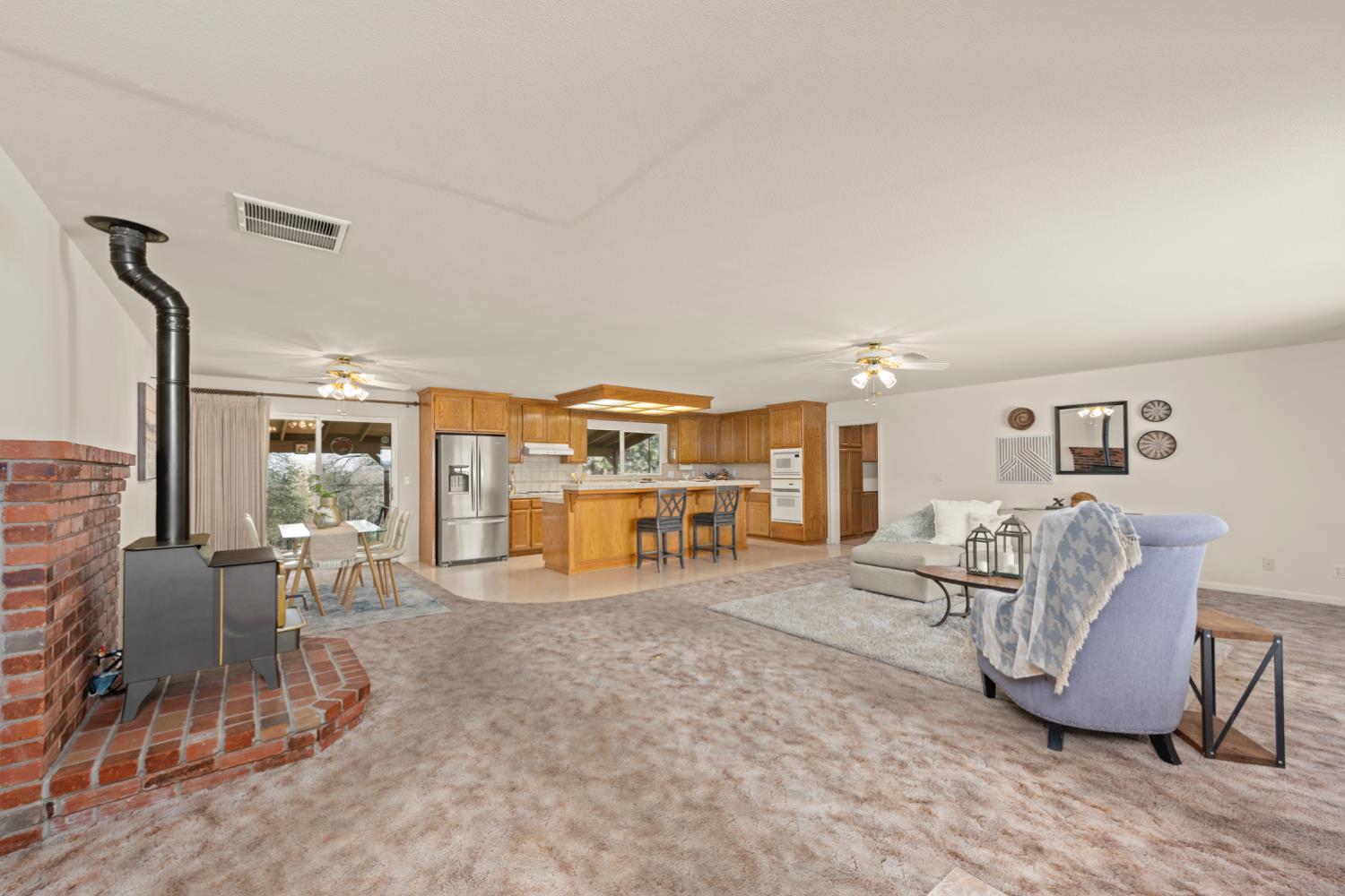 Shingle Springs, California, 95682, United States, 3 Bedrooms Bedrooms, ,3 BathroomsBathrooms,Residential,For Sale,1997420