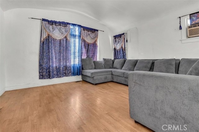 Los Angeles, California, 90061, United States, 3 Bedrooms Bedrooms, ,2 BathroomsBathrooms,Residential,For Sale,2048568