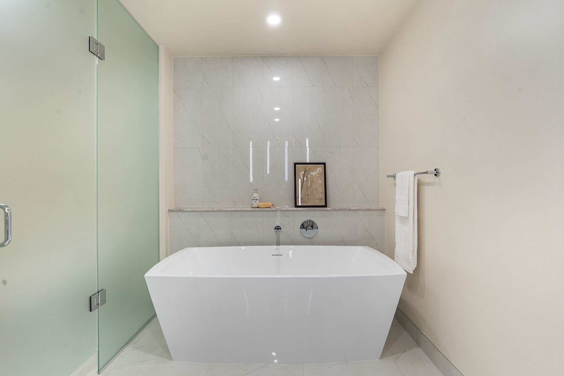  Refined Edenbridge Living - 物件實景