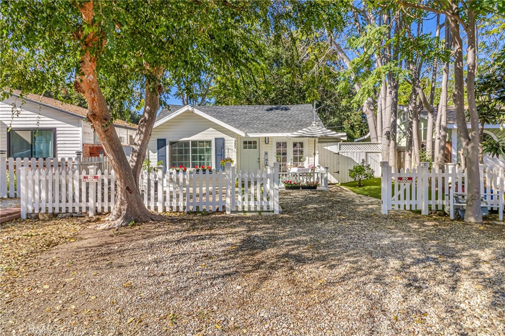 Thousand Oaks, California, 91362, United States, 2 Bedrooms Bedrooms, ,1 BathroomBathrooms,Residential,For Sale,1999225