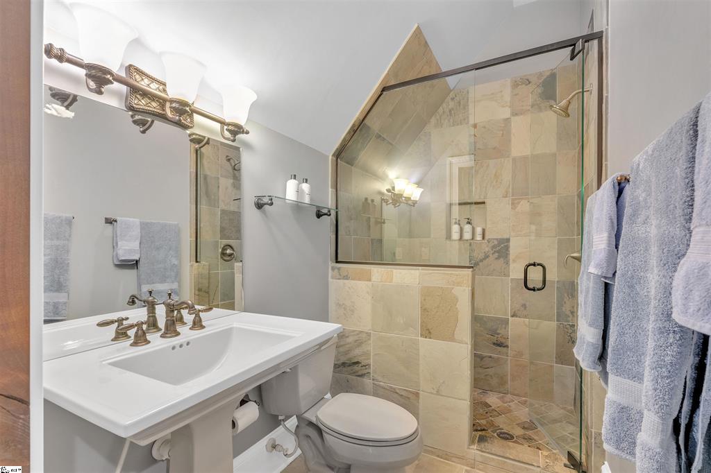 Marietta, South Carolina, 29661, United States, 4 Bedrooms Bedrooms, ,7 BathroomsBathrooms,Residential,For Sale,1940358