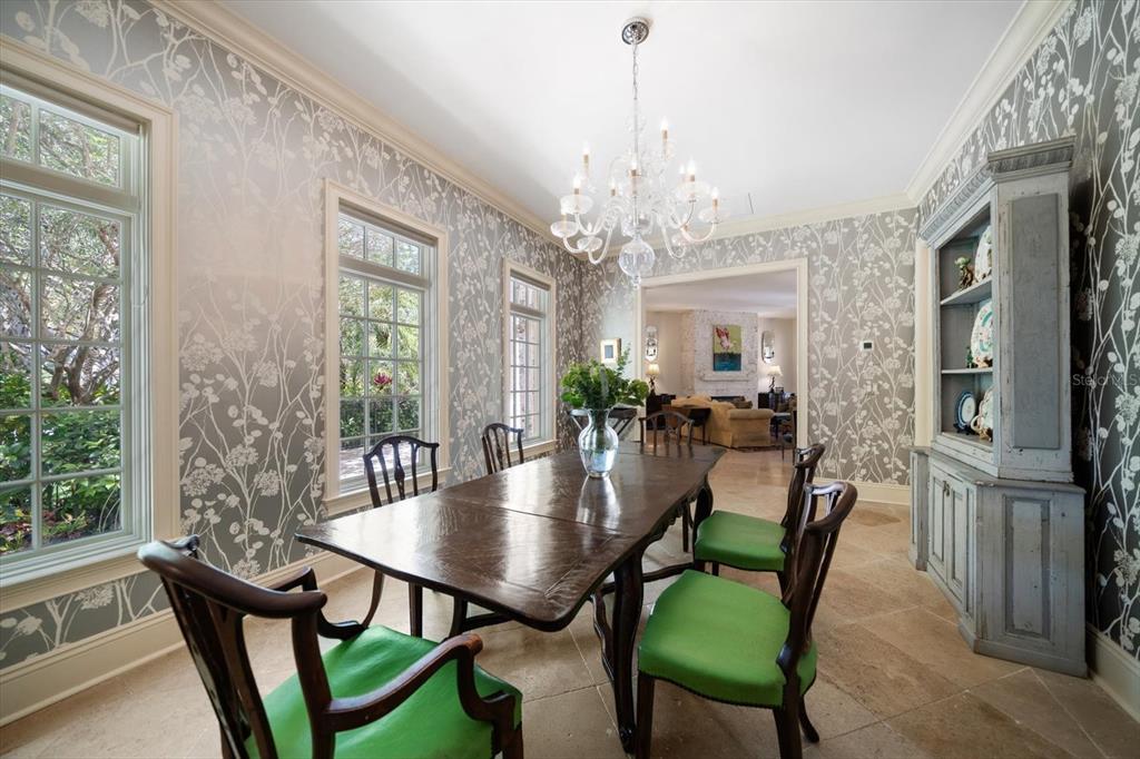 Tampa, Florida, 33606, United States, 5 Bedrooms Bedrooms, ,4 BathroomsBathrooms,Residential,For Sale,1827015