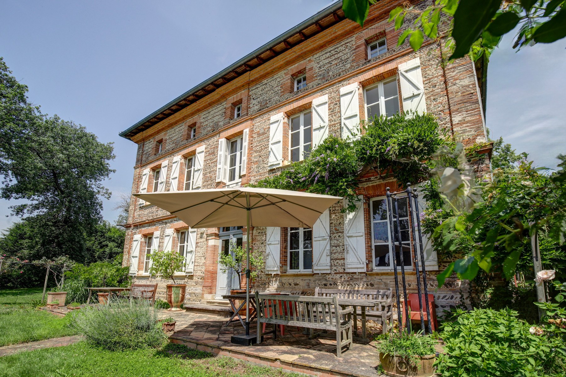  A family property with two houses - 物件實景
